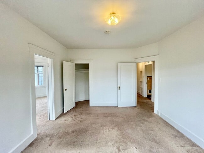 Building Photo - Westwood Park - Stunning 4BR+ / 2 BA Home ...