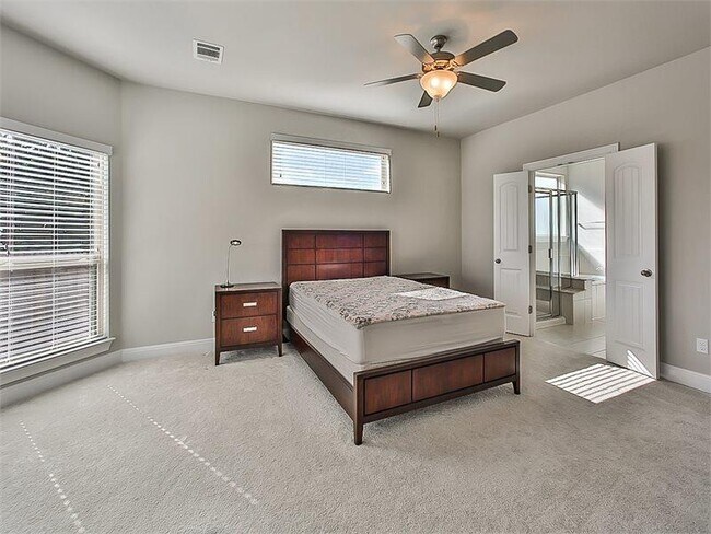 Building Photo - 15601 Cabrillo Way