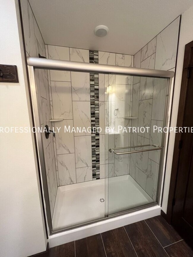 Building Photo - 245 Alyssa St