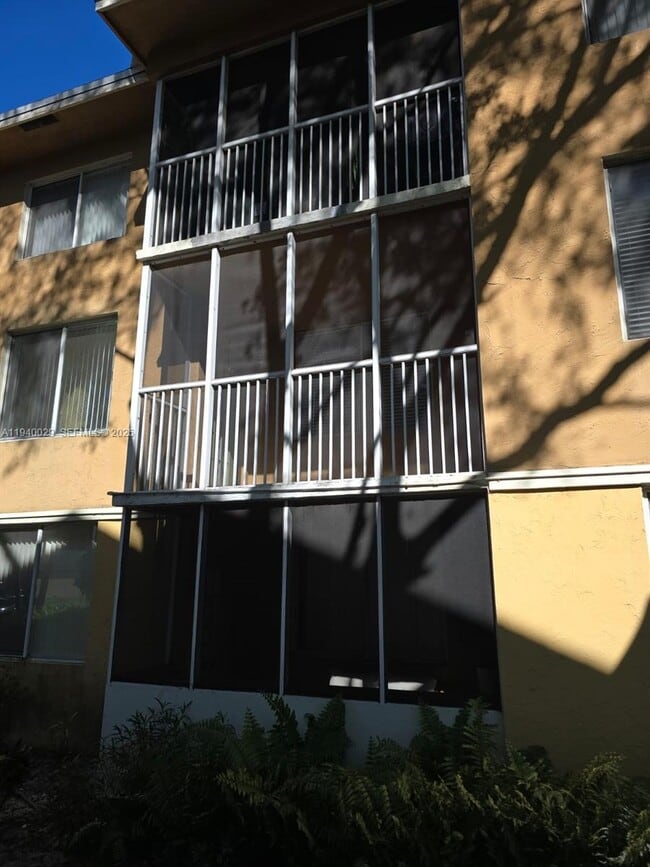 Building Photo - 4035 W McNab Rd