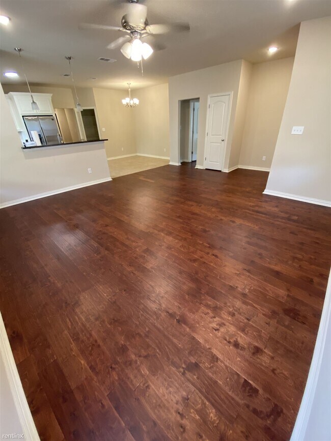 Building Photo - 3 br, 2 bath House - 1705 Carverly Drive