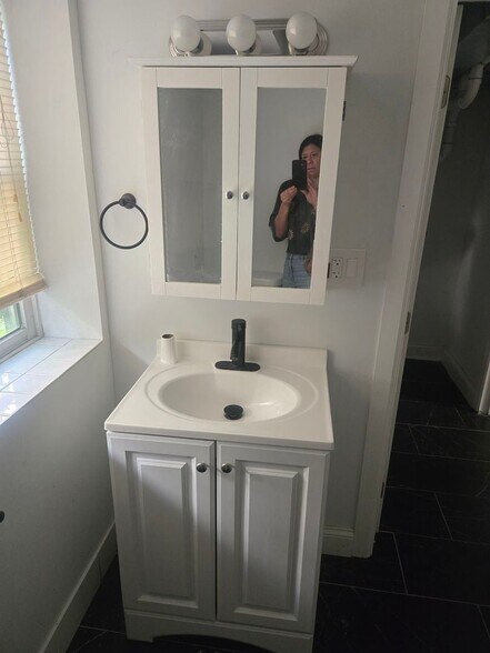 Building Photo - 2325 W Rice St