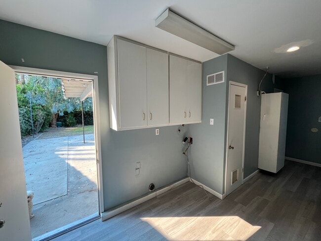 Building Photo - 5708 Cochran Dr