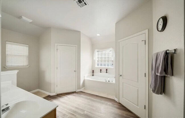 Building Photo - Immaculate home in Sawgrass at Bailey Ranch!