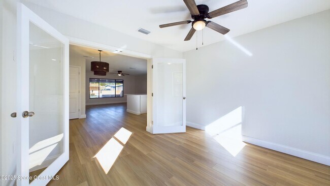 Building Photo - 987 Nicklaus Dr