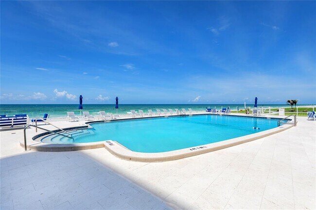 Building Photo - 603 Longboat Club Rd