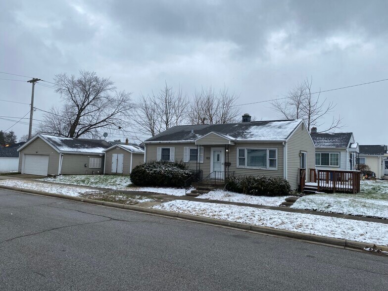 Building Photo - 2104 Panama St