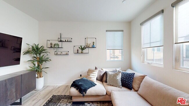 Building Photo - 20607 W Chestnut Cir