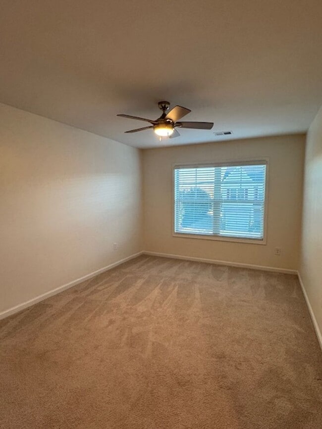 Building Photo - Charming 3-Bed, 2.5-Bath - Energy-Efficient Townhome in Simpsonville.  Discover your dream home i...