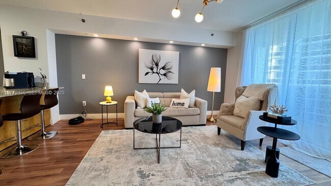 Building Photo - 1830 S Ocean Dr