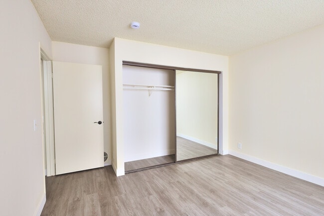 Building Photo - 1402 N Alta Vista Blvd