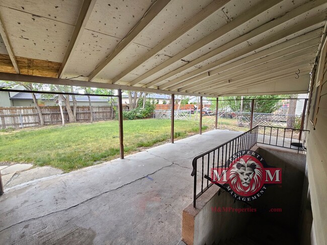 Building Photo - Remodeled 2 Bd 1.5 Ba Home in Sandy