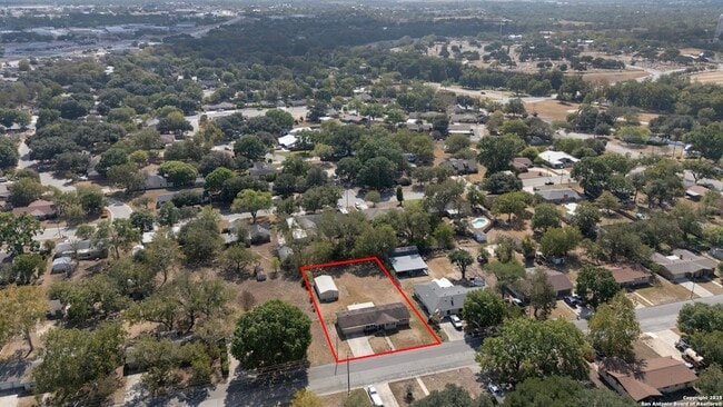 Building Photo - 1228 Rivercrest Dr