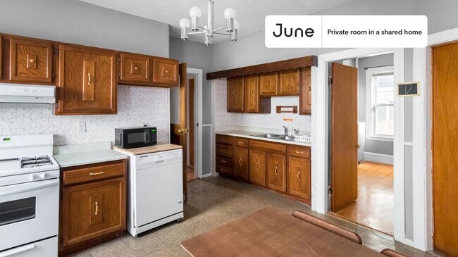 Building Photo - Room in Shared 5 bed/1 bath home in Somerville