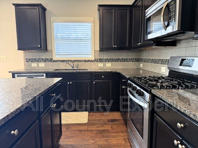 Building Photo - 6651 Rivergreen Rd