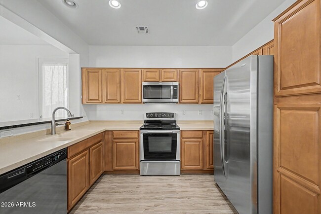 Building Photo - 2879 Claire Dr