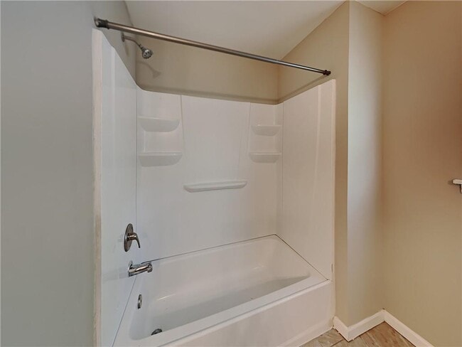 Building Photo - 575 Cherry Ln