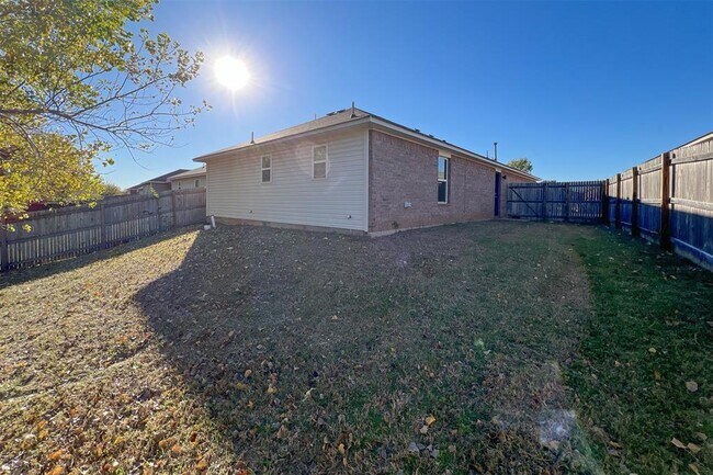 Building Photo - 7804 Bennie Terrace