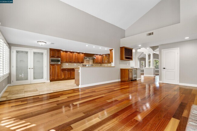 Building Photo - 313 Deepcreek Ct