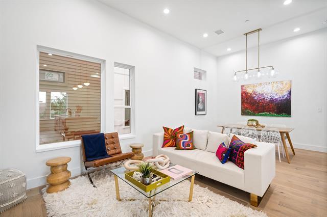 Building Photo - 4208 Live Oak St