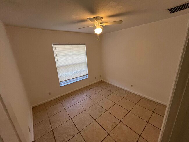 Building Photo - 1325 The 12th Fairway