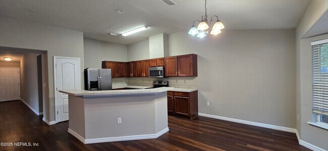 Building Photo - 2403 Brian Lakes Dr E