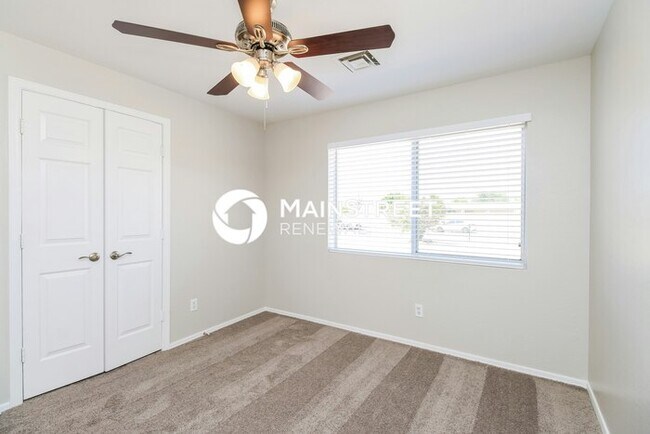 Building Photo - 3 Bedroom Pet-Friendly Home in Mesa, AZ with Main Street Renewal
