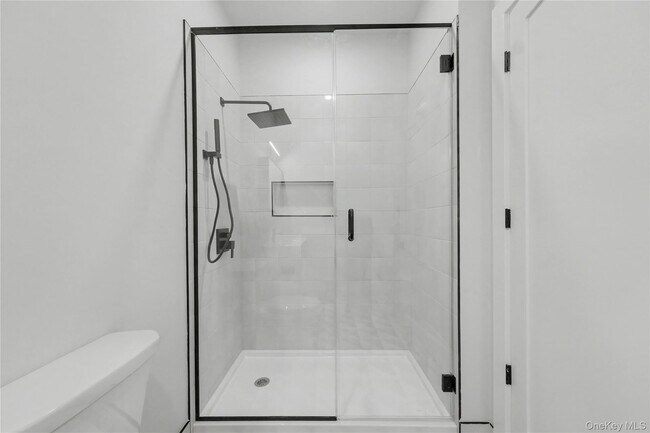 Building Photo - 10 Market St