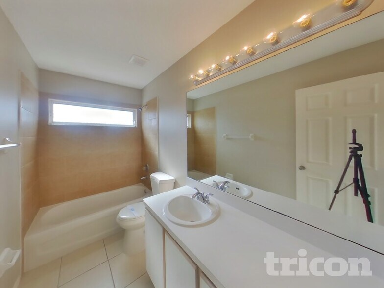 Building Photo - 417 Abigail Rd