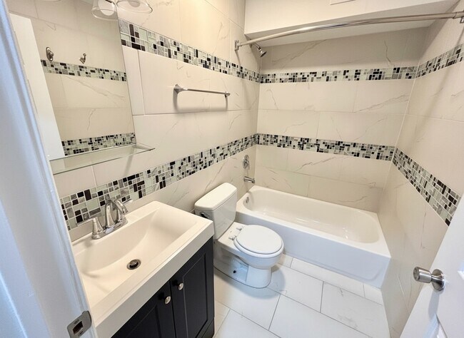 Building Photo - 443 Wiota St