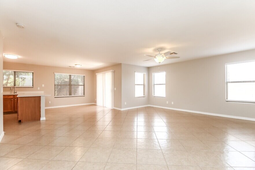 Building Photo - 6145 S Wilson Dr