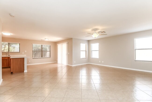 Building Photo - 6145 S Wilson Dr