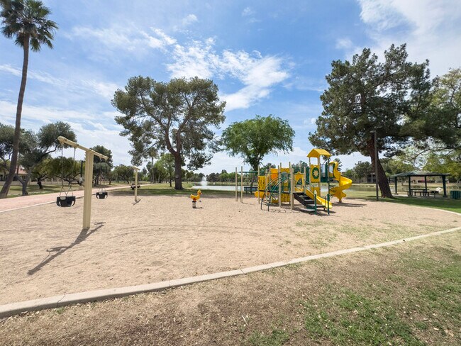 Building Photo - 2Bed/2Bath Furnished Condo at Chandler Blvd/40th St! Ready for Immediate Move-In!