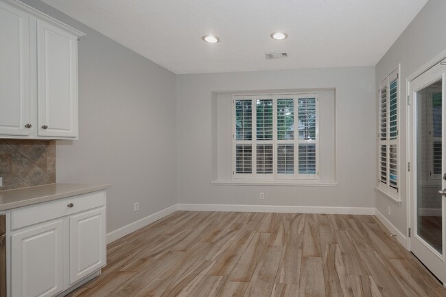 Building Photo - 203 S Brooksedge Cir
