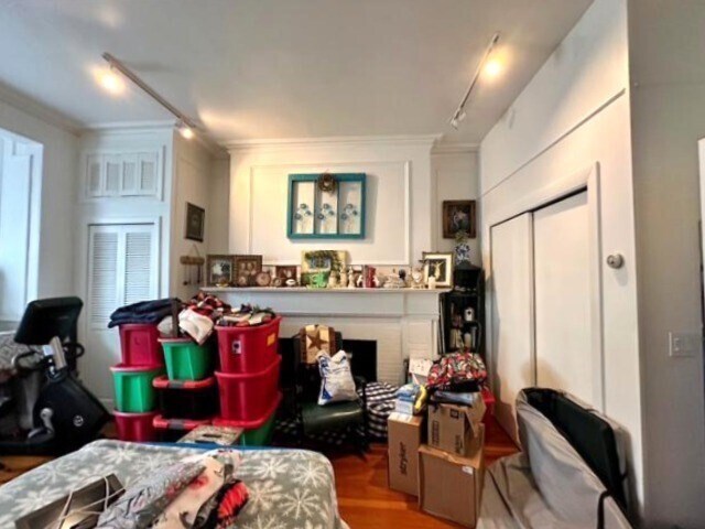 Building Photo - 354 Tappan St