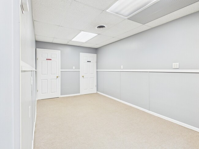 Building Photo - 248 Main St