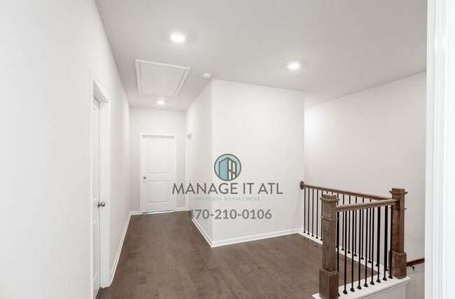 Building Photo - Great location! Elegant Townhome in Doraville