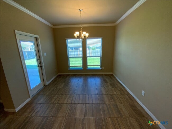 Building Photo - 707 Dunford Dr
