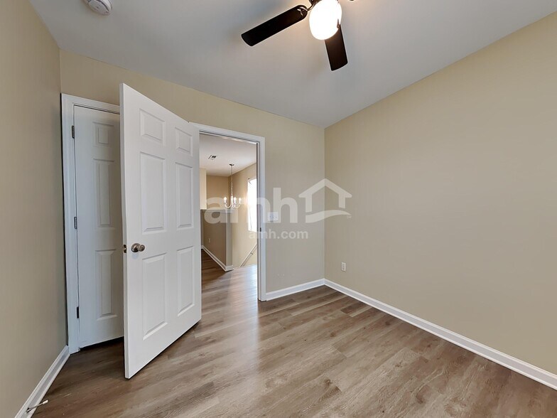 Building Photo - 4828 Pitkin Ave