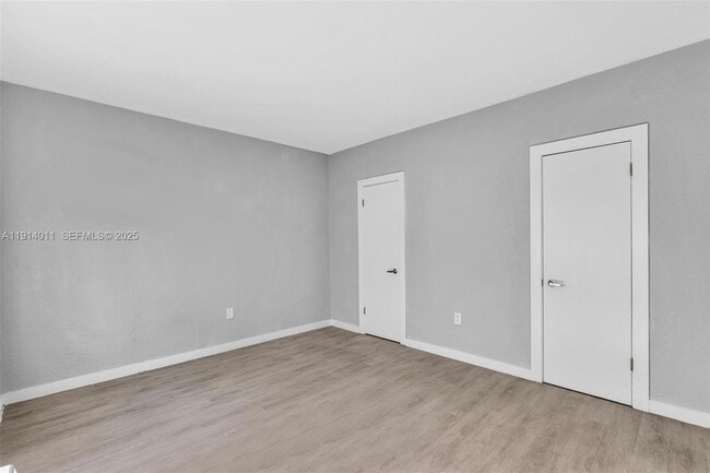 Building Photo - 9200 E Bay Harbor Dr