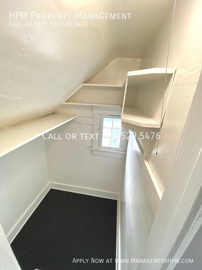 Building Photo - 1415 Yale Ave NW