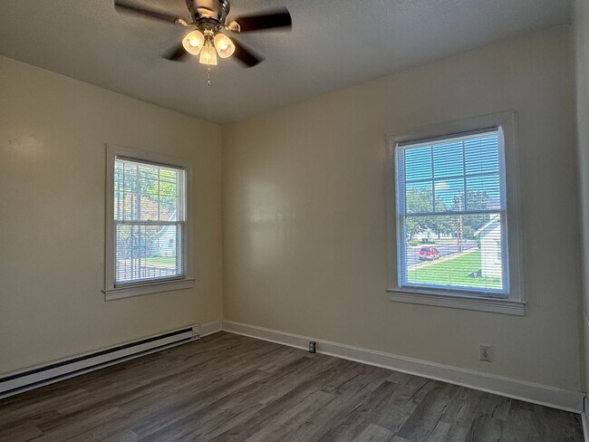 Building Photo - 2300 Danville St