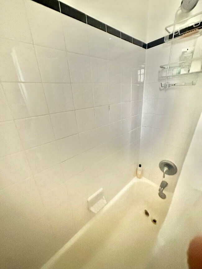 Building Photo - Great Studio in Glover Park/North Georgetown w/Murphy Bed, Walk-In Closet, Eat in Kitchen!