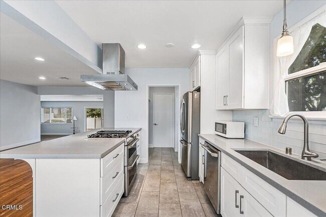 Building Photo - 2701 Jolley Dr