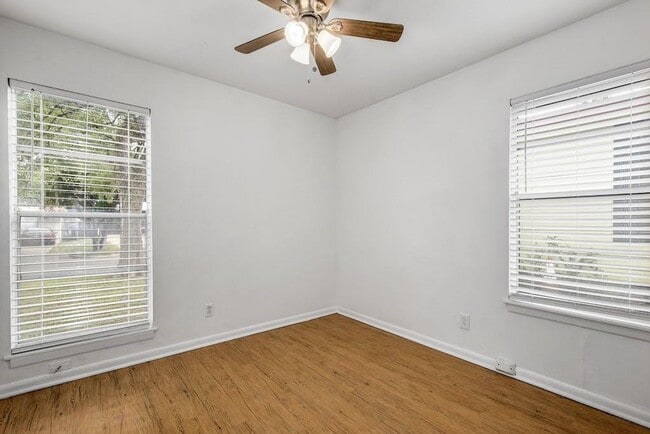 Building Photo - 123 Coleman St