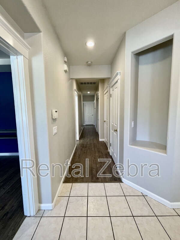 Building Photo - 233 Craftman Ct