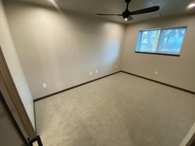 Building Photo - 218 S Elmwood Ave