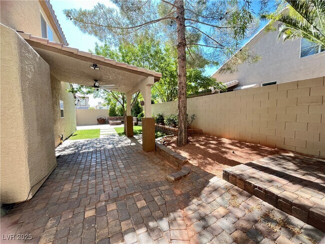 Building Photo - 7893 W Gilmore Ave