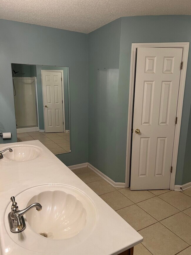Building Photo - 9837 Oldham Dr