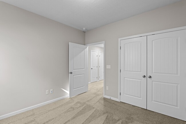 Building Photo - 1321-1321 Elbron Dr